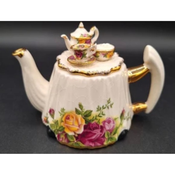 Vintage 1996 Royal Albert Old Country Roses Teapot Miniature Teacup Set - Picture 1 of 7